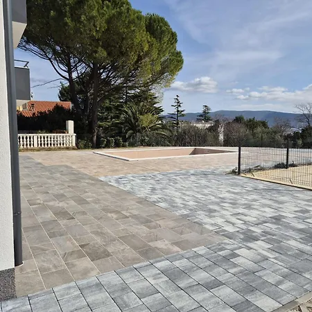 Apartment Natalija Adriatic 2 *